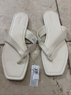 Old Navy Off-White Square-Toe Flip Flop Sandals